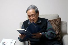 贺敬之对中国新文学的杰出贡献